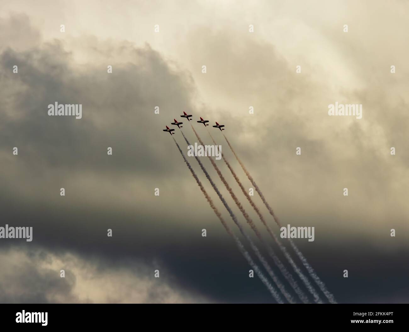 Fighter jets flying in sky hires stock photography and images Alamy