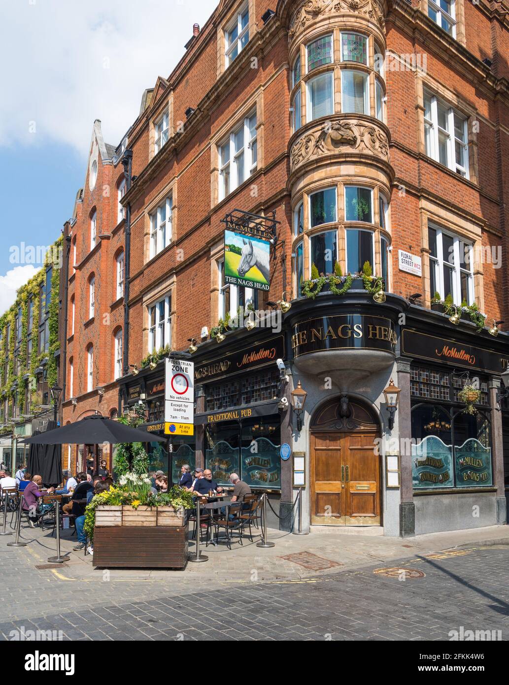 Pubs reopen after the Covid19 lockdown and people enjoy outdoor