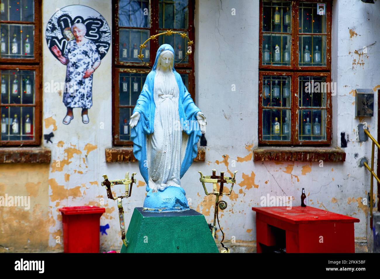 Poland, Warsaw, Prag, chapel in courtyard, Masovia voivodeship. Stock Photo