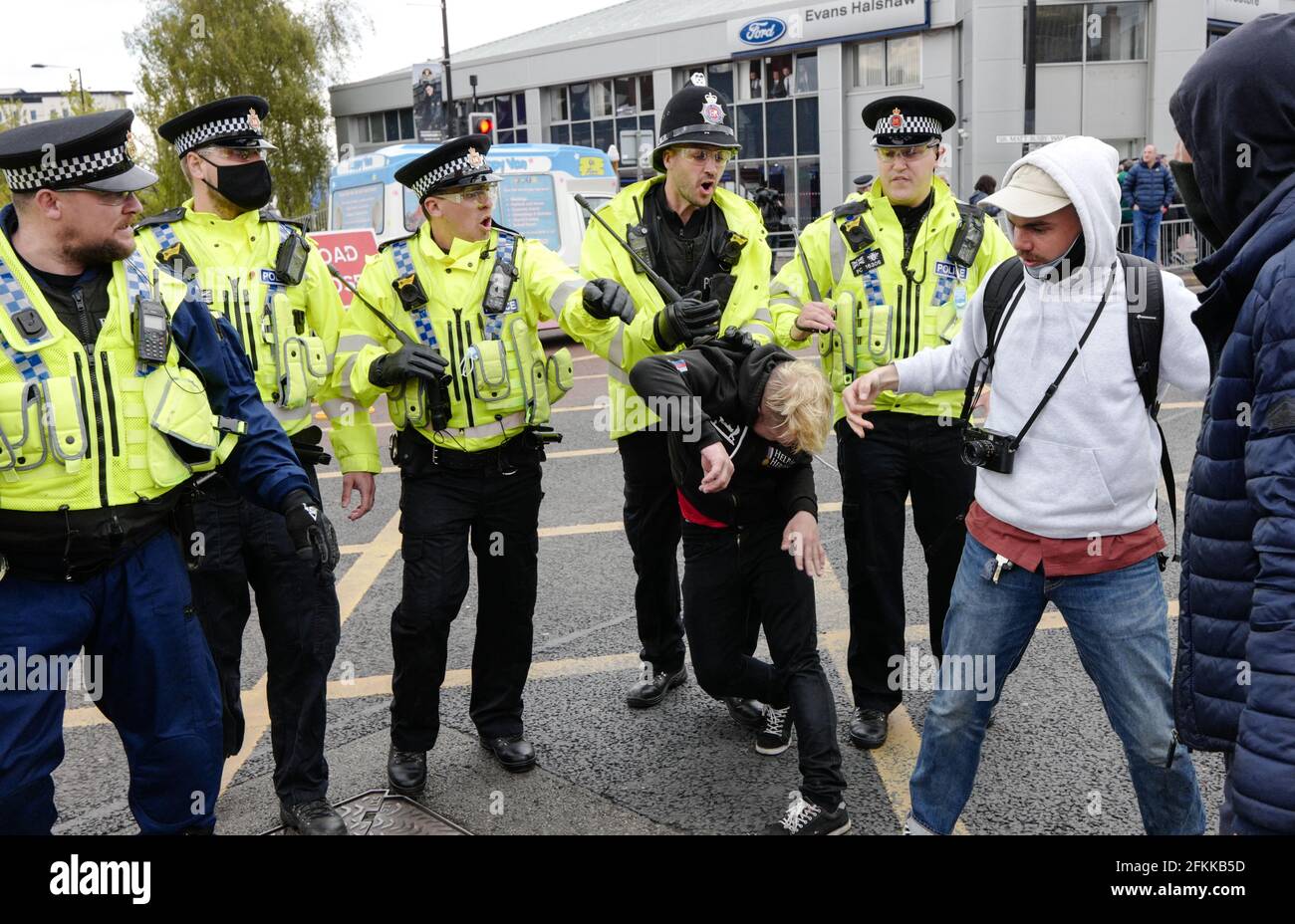 Manchester UK 2.May.2021 Manchester Utd Protests Match called off after unrest. Crowds dispersed by mounted police and Tactical aid units. Protest at Old Trafford. Protesters are rallying against owners.Manchester United fans are Anti Glazers the American owners. Credit: GARY ROBERTS/Alamy Live News Stock Photo