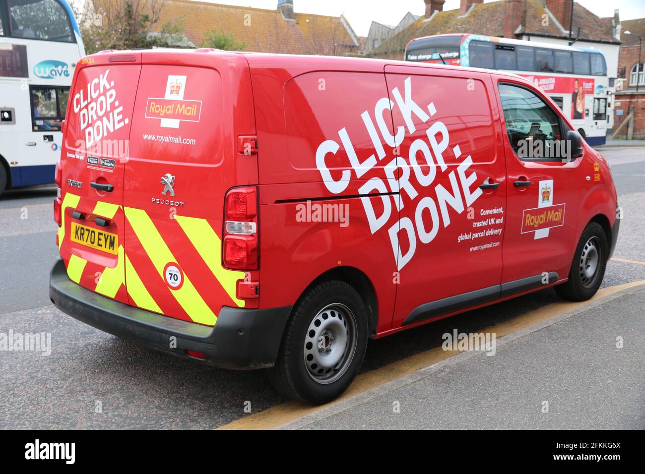 BRAND NEW 2021 ROYAL MAIL PEUGEOT DELIVERY VAN WITH CLICK DROP DONE PARCEL  LETTERING Stock Photo - Alamy