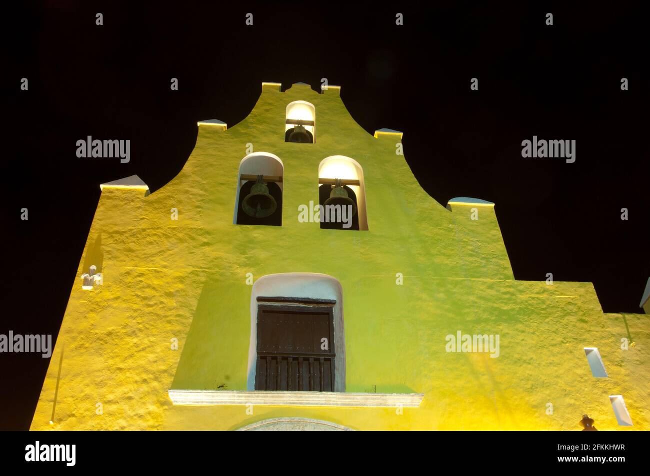 El templo de San Francisquito de Campeche, originalmente San Roque, se comenzó a construir en 1654 y se terminó en 1724. Cuenta con cuatro retablos ba Stock Photo