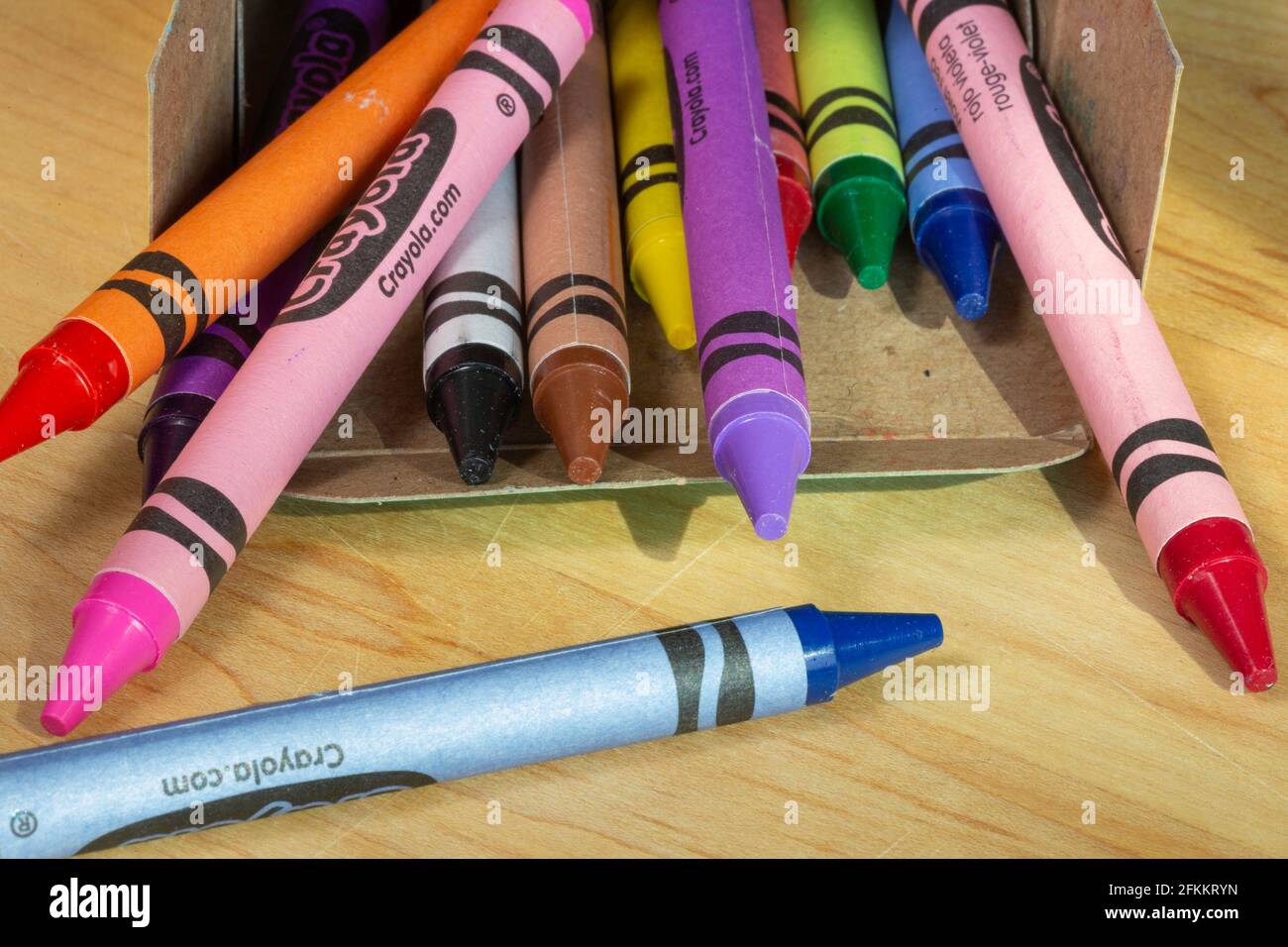 Boxes Of Crayola Markers And Crayons Stock Photo - Download Image Now -  Crayon, Felt Tip Pen, Art and Craft Equipment - iStock