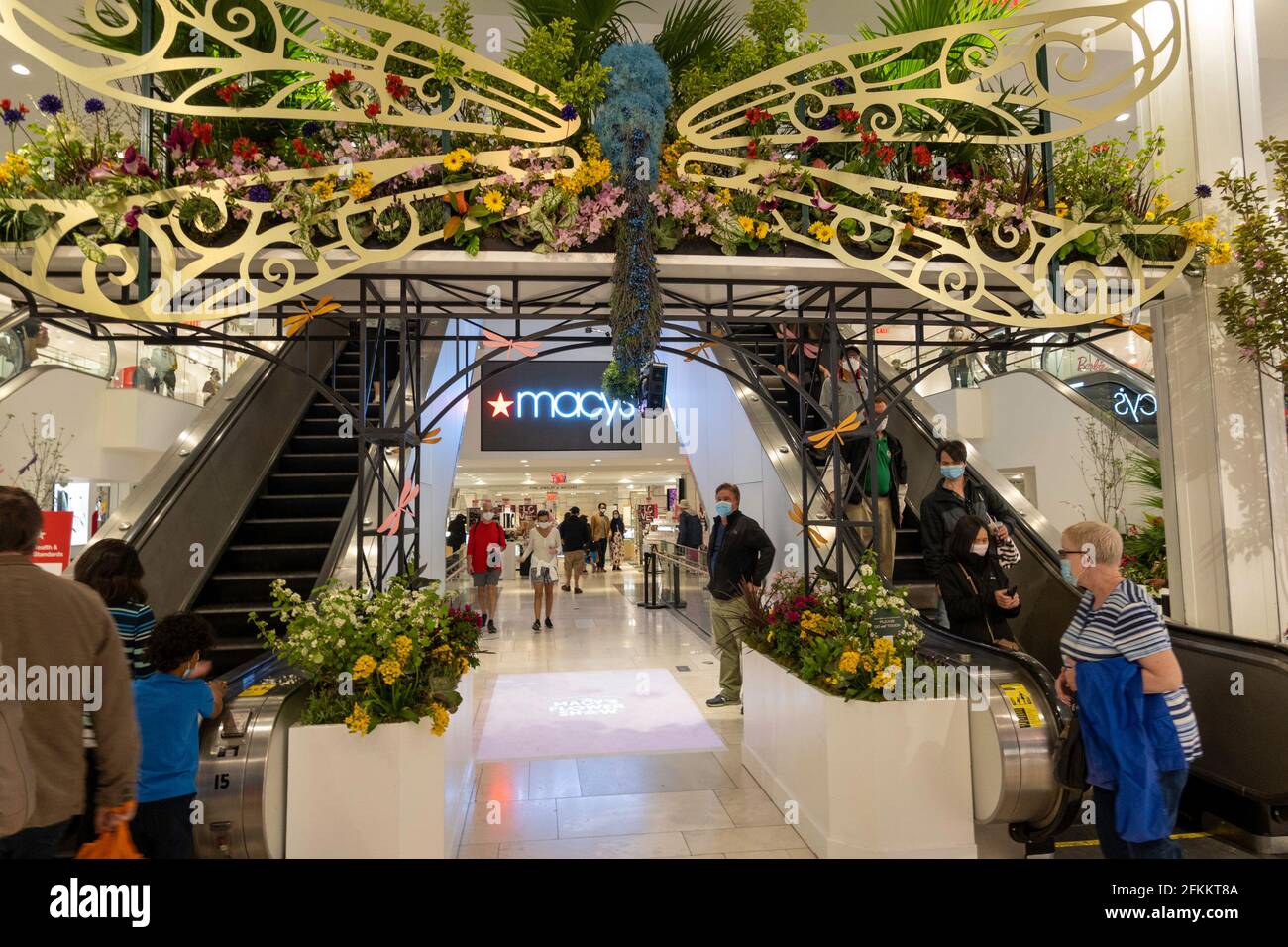 Macy's Annual Flower Show with 'Floral Celebration of Fortitude' Theme, Herald Square, NYC, USA Stock Photo