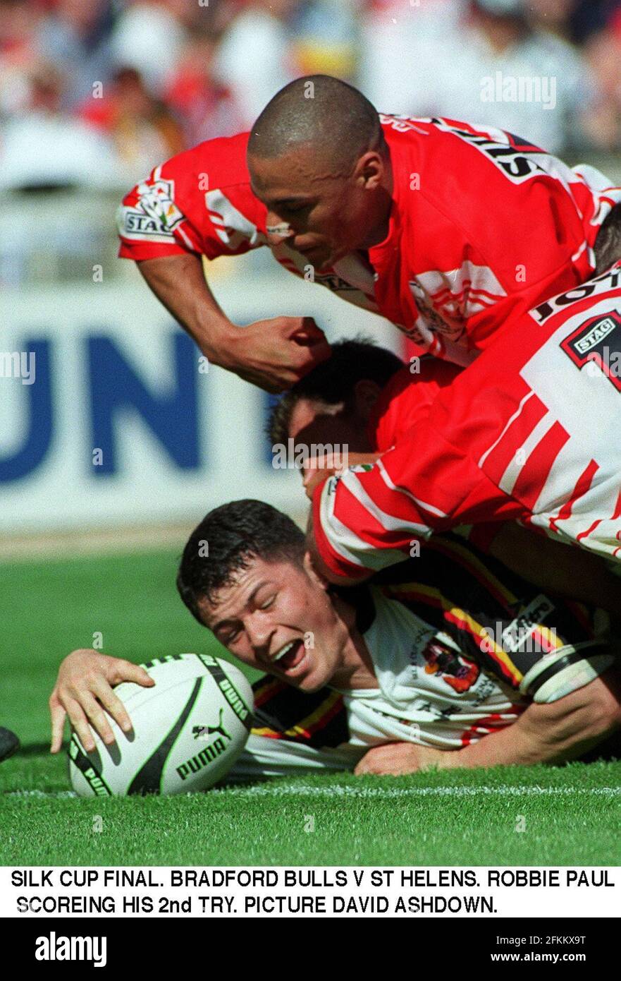 Robbie Paul Bradford Rugby League Player scores the second try of his hat  trick for Bradford Stock Photo - Alamy