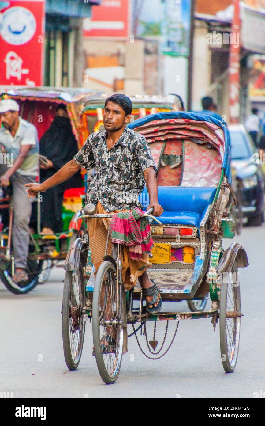 Cycle rickshaw bangladesh hi-res stock photography and images - Alamy