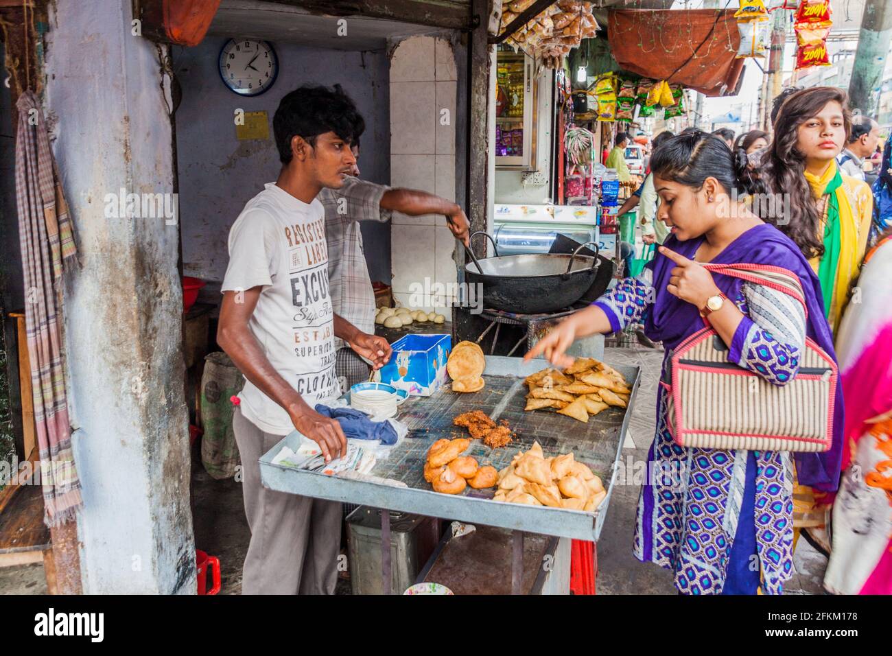 Street food of bangladesh hi-res stock photography and images - Alamy