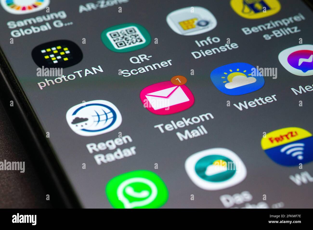 Telekom Mail, rain radar, weather, photoTAN, QR scanner, logo, app icon ...