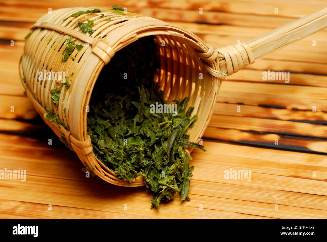 Bamboo strainer with Sencha tea, green tea, green tea, tea strainer ...