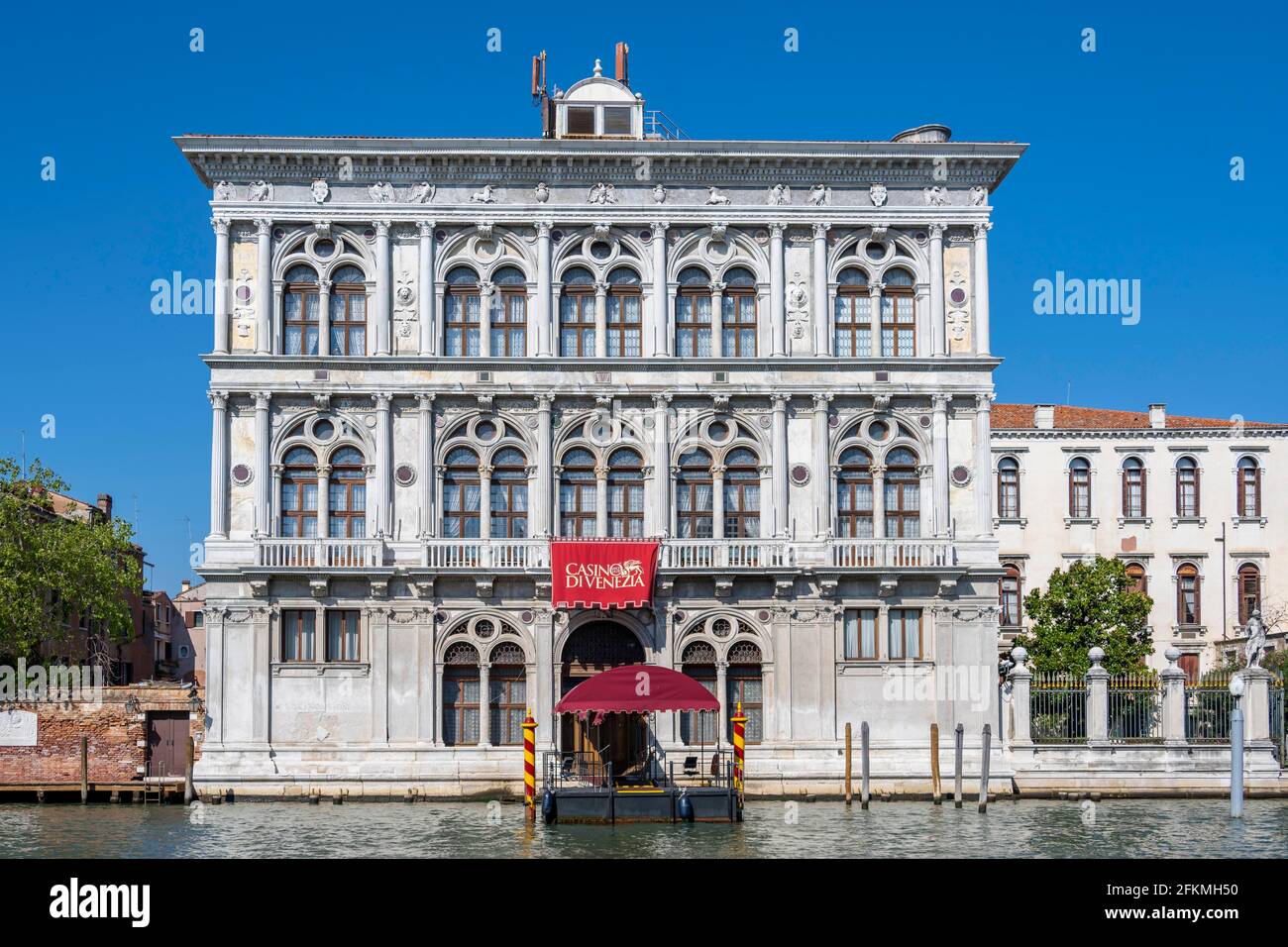 Venetian palace grand canal hi-res stock photography and images - Alamy