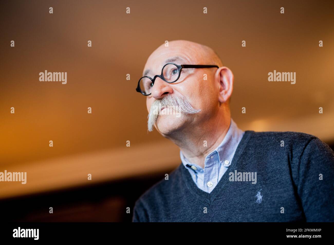 19 April 2021, North Rhine-Westphalia, Cologne: Horst Lichter, chef and presenter, recorded at the Savoy Hotel. He has written a new book entitled 'Ich bin dann mal still: Meine Suche nach der Ruhe in mir'. In it, he also looks back on his career and his life. Photo: Rolf Vennenbernd/dpa Stock Photo