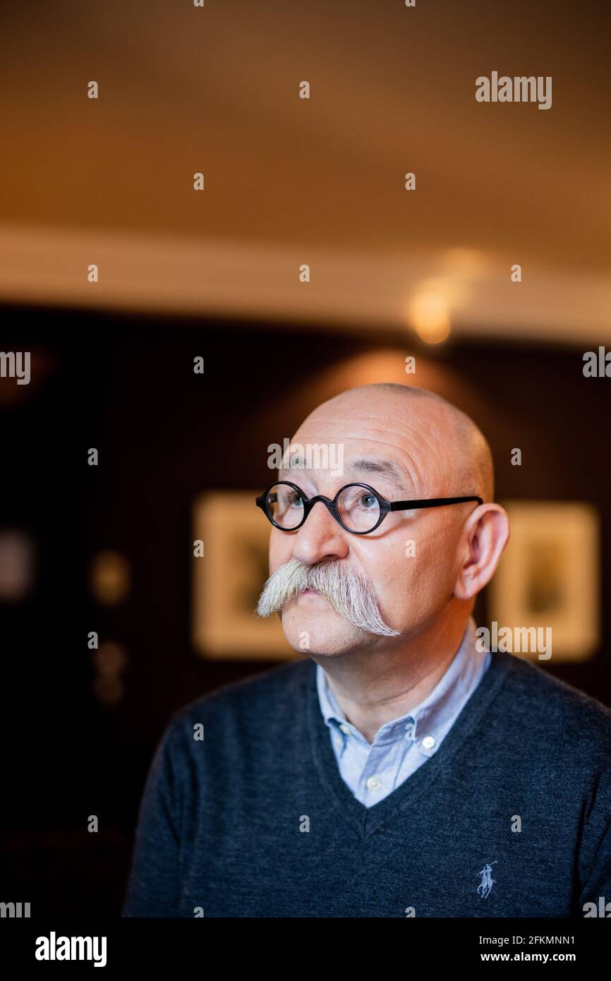 Cologne, Germany. 19th Apr, 2021. Horst Lichter, chef and presenter, recorded at the Savoy Hotel. He has written a new book entitled 'Ich bin dann mal still: Meine Suche nach der Ruhe in mir'. In it, he also looks back on his career and his life. Credit: Rolf Vennenbernd/dpa/Alamy Live News Stock Photo