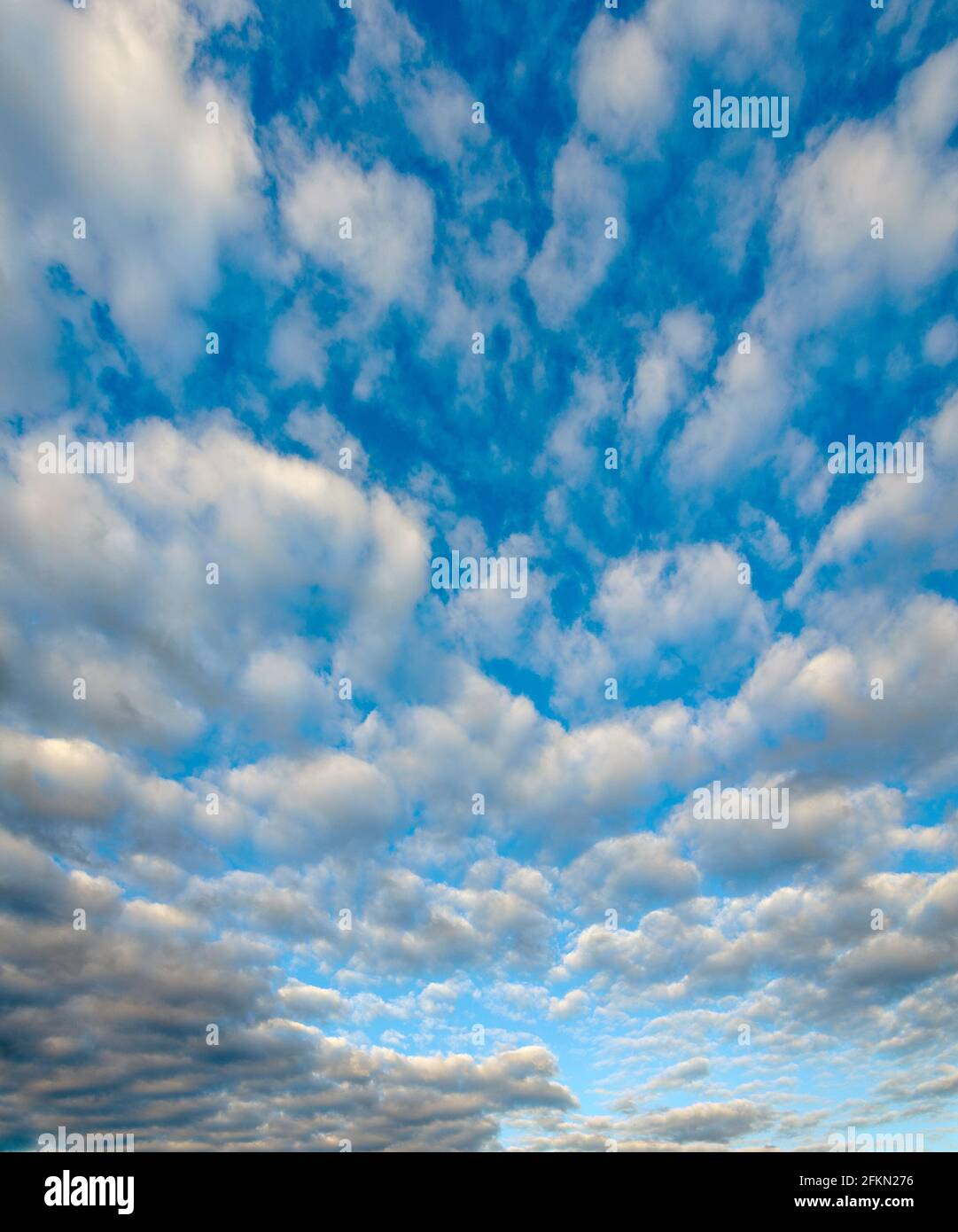Beautiful sunset sky background with clouds Stock Photo - Alamy
