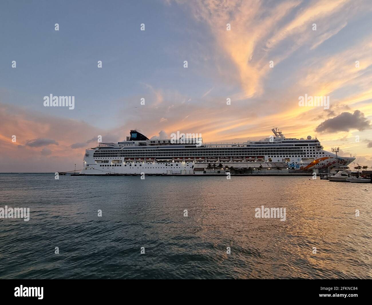Aruba Cruise High Resolution Stock Photography And Images Alamy