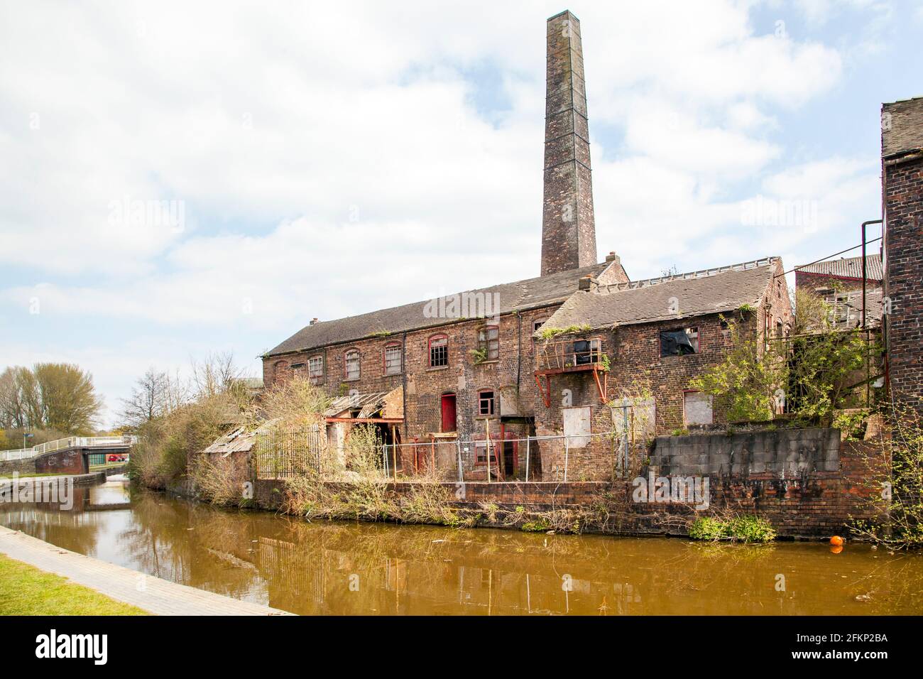 The old disused bottle kiln at the former Price and Kensington pottery