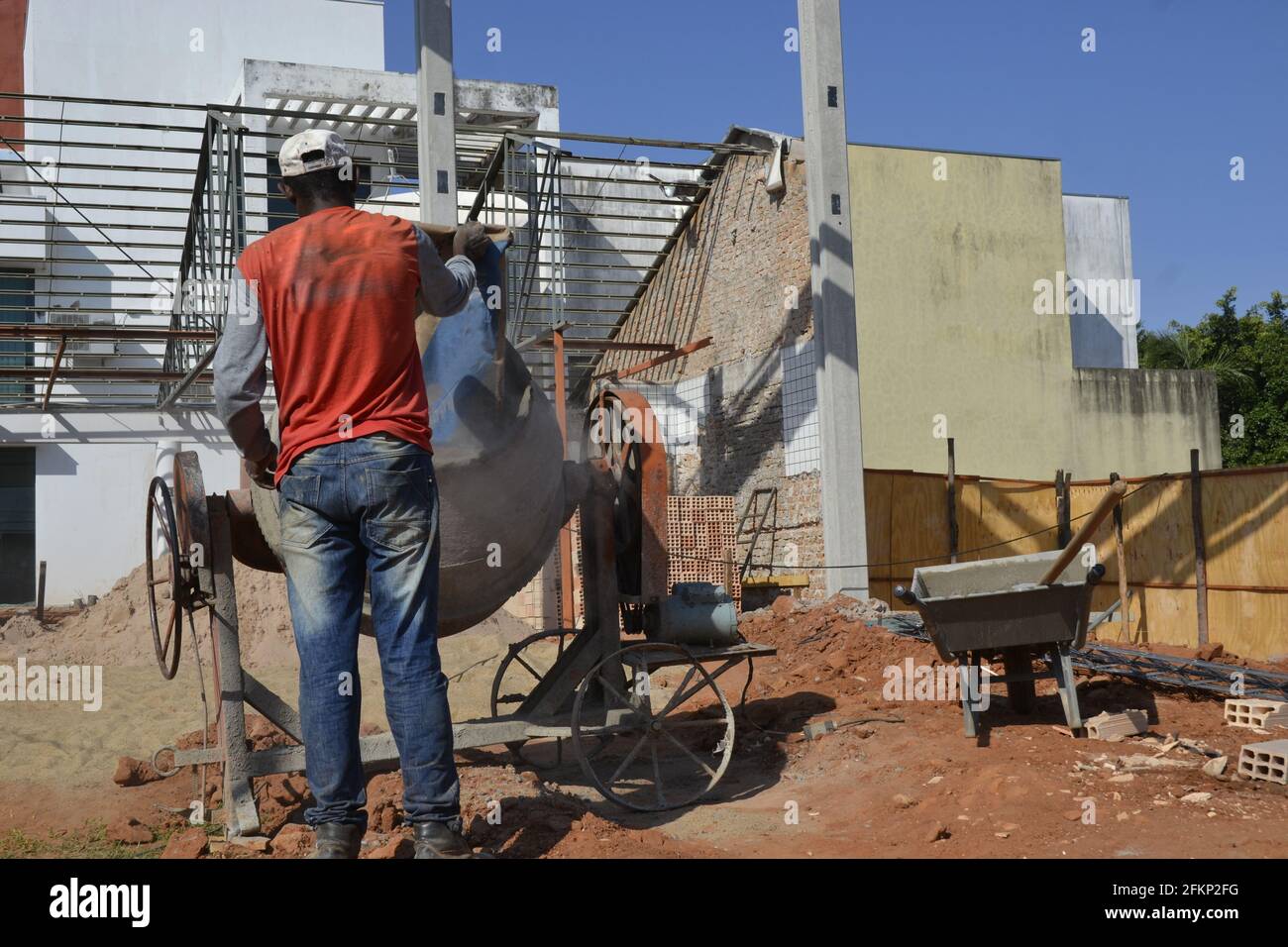 Concrete mixer pouring hires stock photography and images Alamy