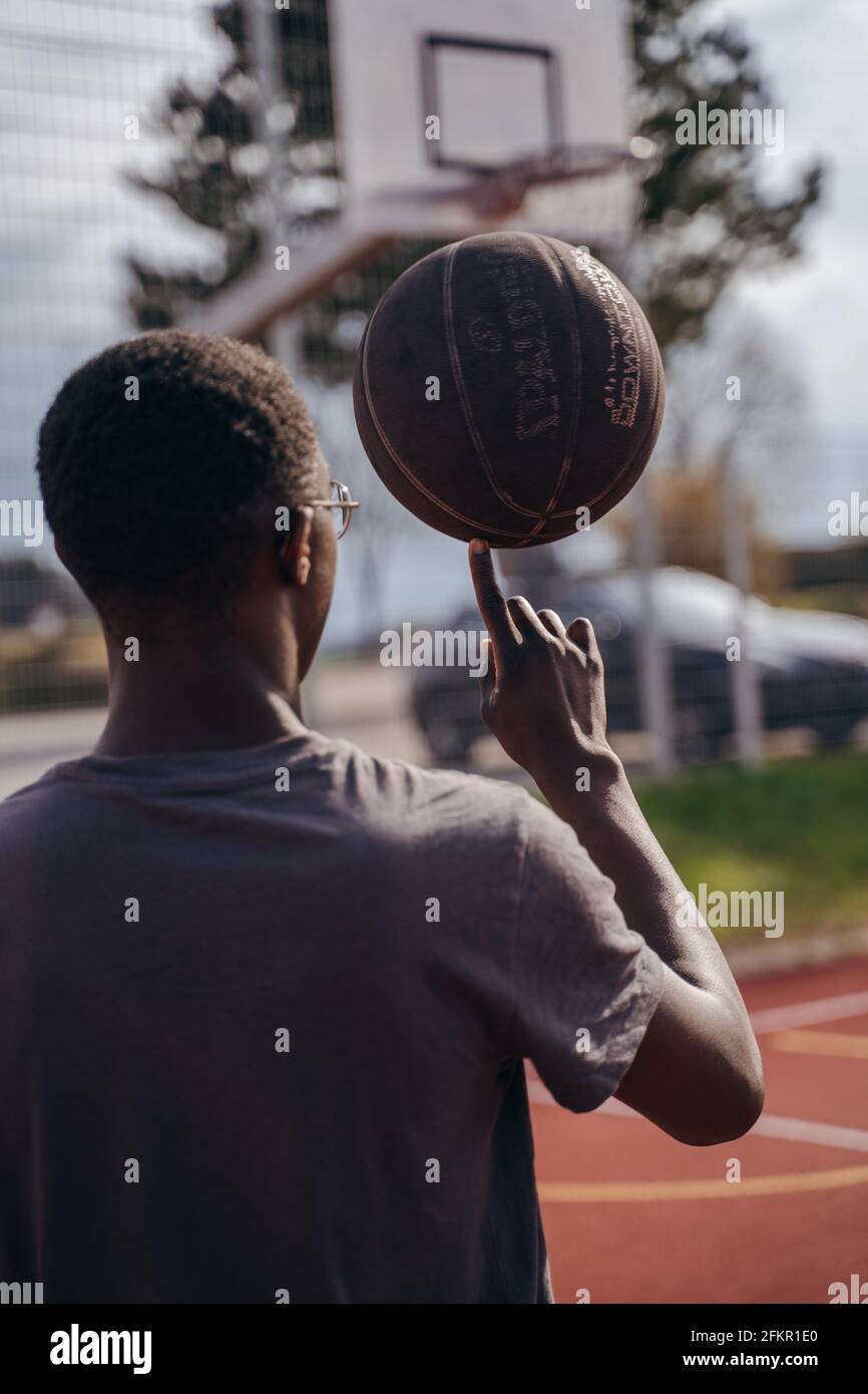 Urban basketball hi-res stock photography and images - Alamy