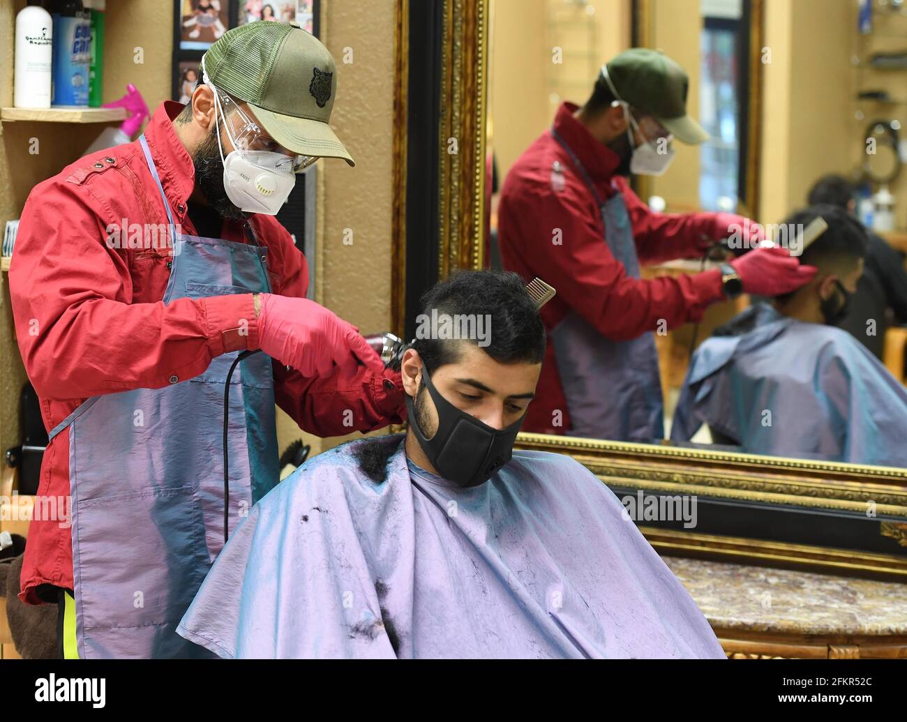 Page 3 Barber Shops High Resolution Stock Photography And Images Alamy