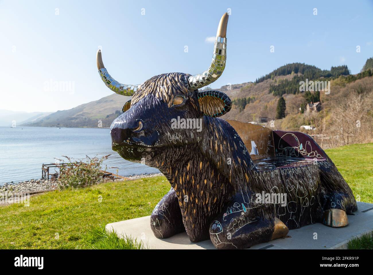 Highland cow sculpture hi-res stock photography and images - Alamy