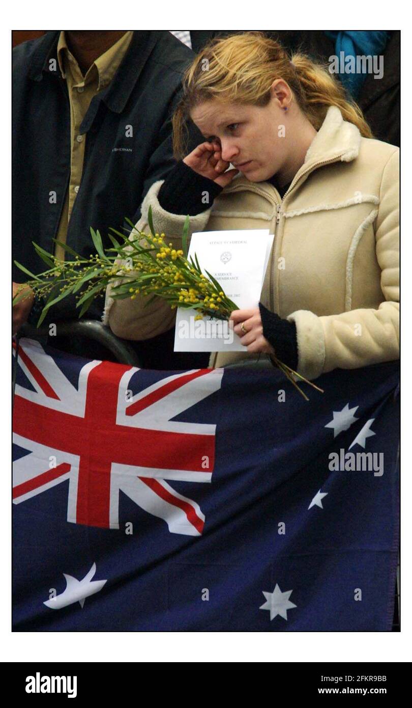 Crouds outside of St. Pauls cathedral for the Rememberance service for the victims of the Bali bombs.pic David Sandison 25/10/2002 Stock Photo