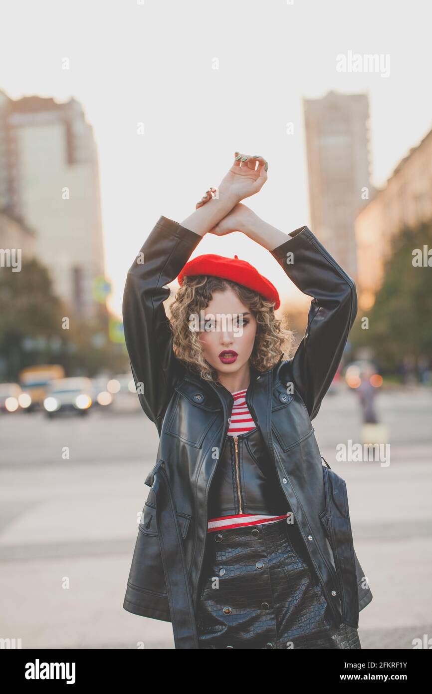 Woman wearing black beret hi-res stock photography and images - Alamy