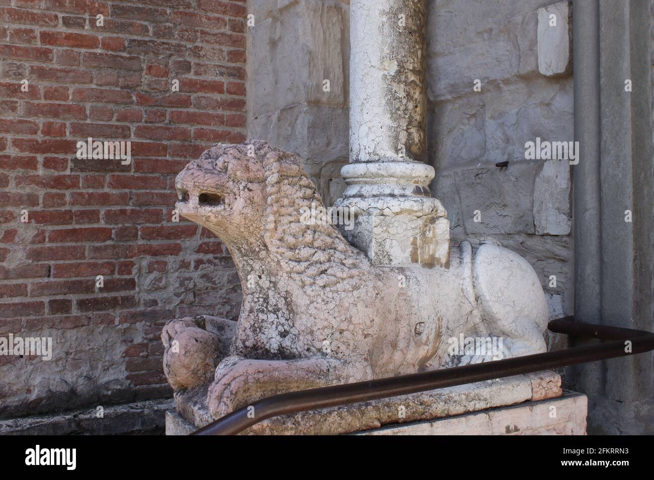 Suporting Statue Rocks Column supporting statue hi-res stock photography and images - Alamy