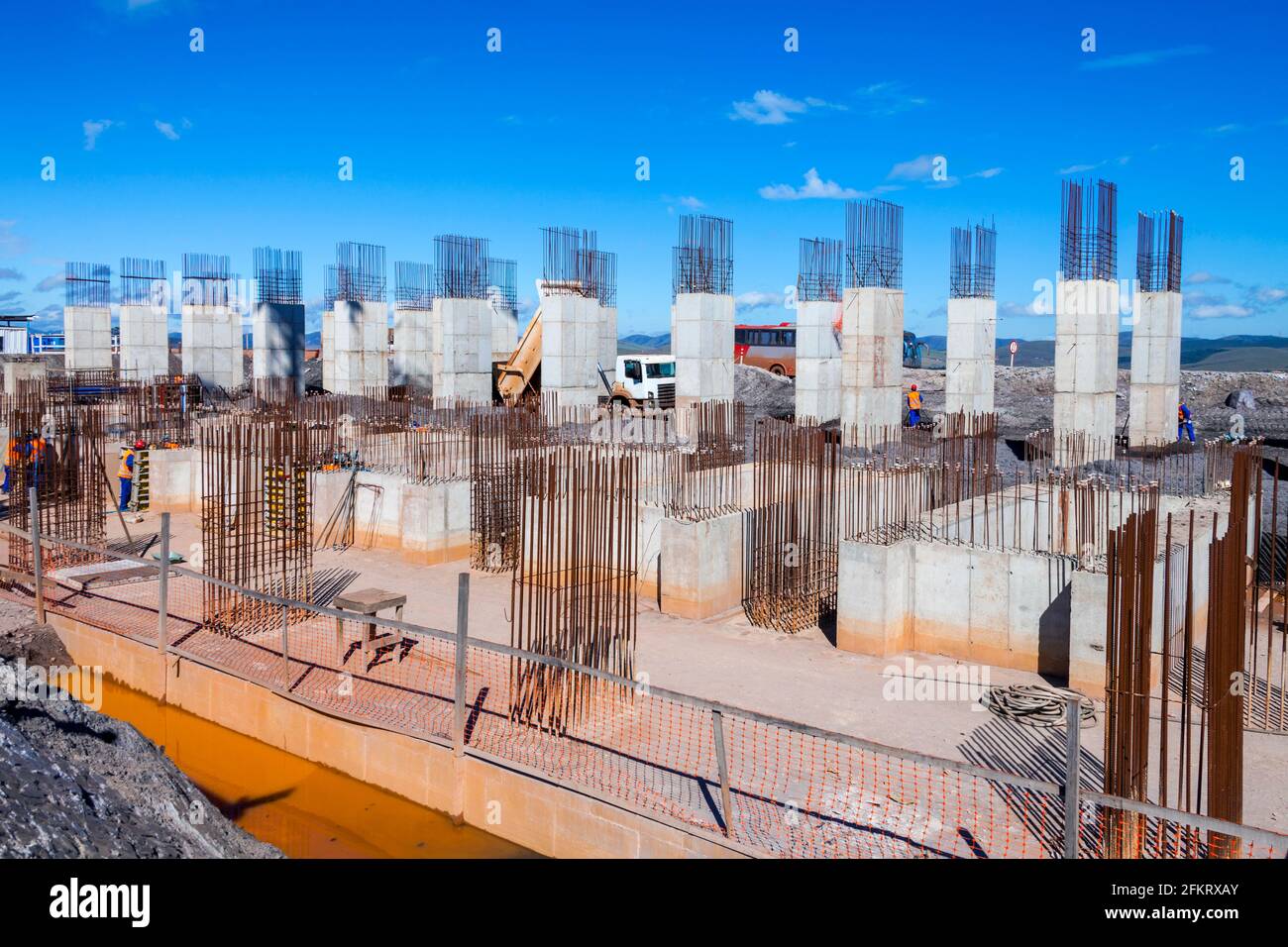 Large construction, bridges, buildings, industry execution of the