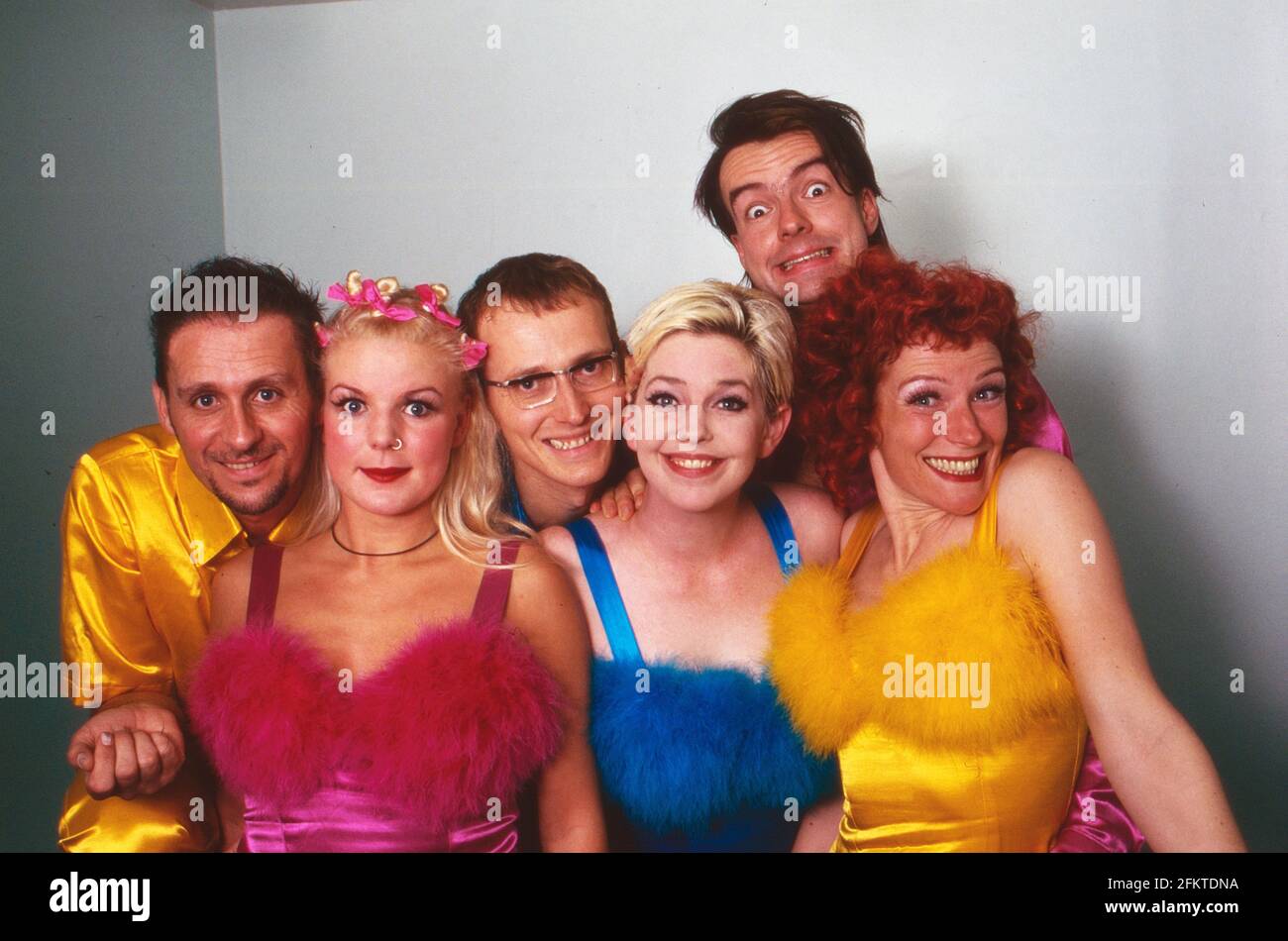 Michael Röttgens, Mirja Boes, Maggie Ooster, Uli Bergmann und Claudia Bell sind die Band 'Die Fabulösen Thekenschlampen' in Köln, Deutschland 1997. Stock Photo