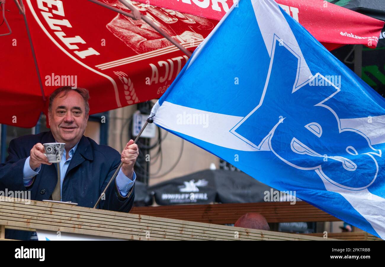 Edinburgh, Scotland, UK. 3  May 2021. Leader of Alba party Alex Salmond makes campaign appearance at pub to meet journalists and media in Edinburgh Ol Stock Photo