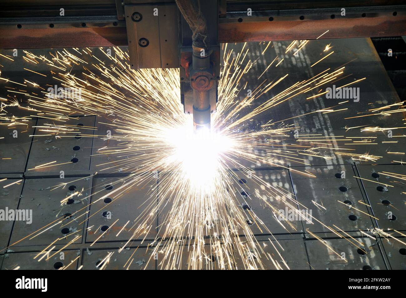 Piercing Processing Piercing equipment hi-res stock photography and images - Alamy