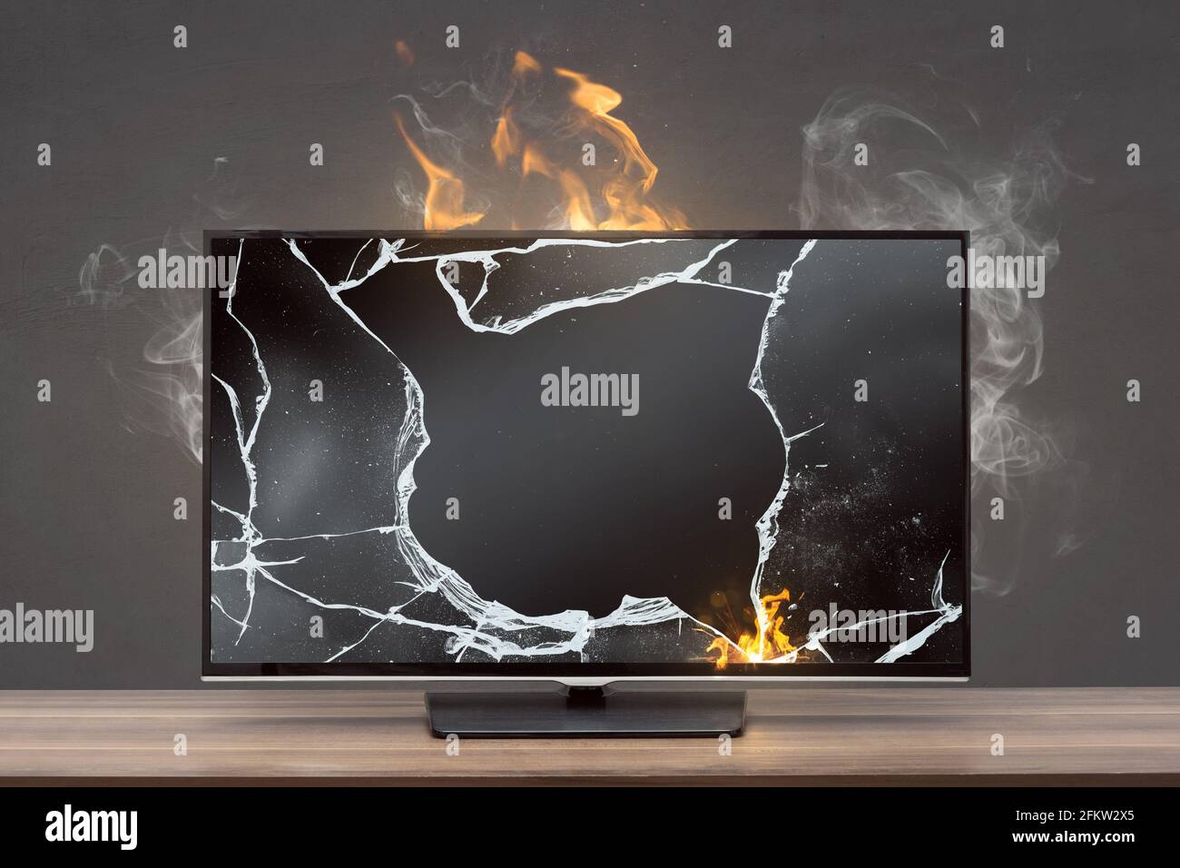 Broken tv screen hi-res stock photography and images - Alamy