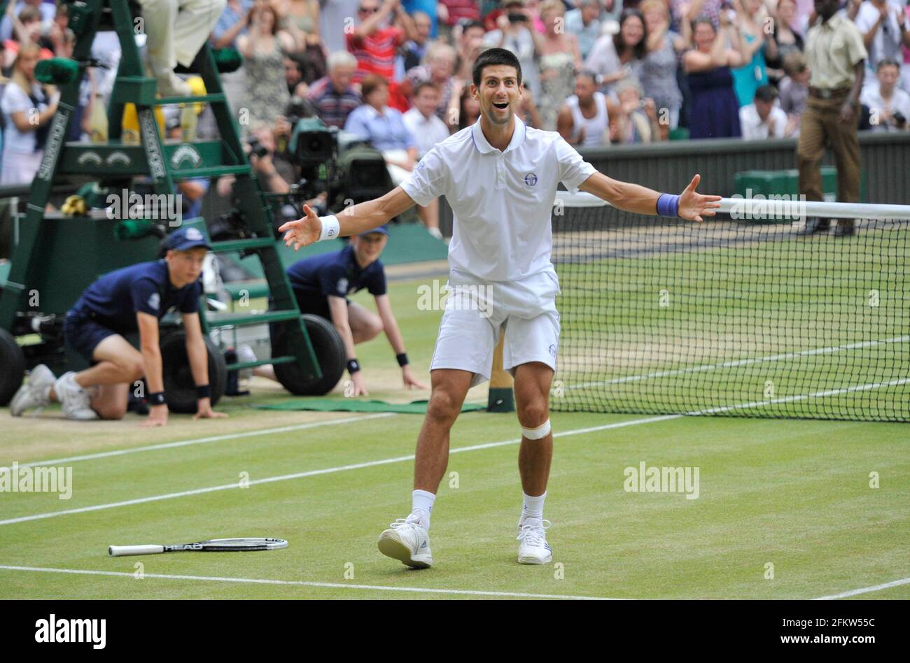 WIMBLEDON 2011 MEN'S FINAL NOVAK DJOKOVIC BEATS RAFAEL NADEL. 1/7/2011.  PICTURE DAVID ASHDOWN Stock Photo - Alamy