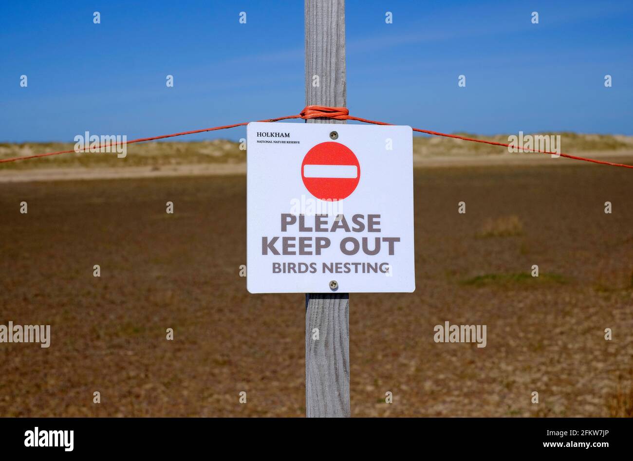 Warning sign birds nesting hires stock photography and images Alamy