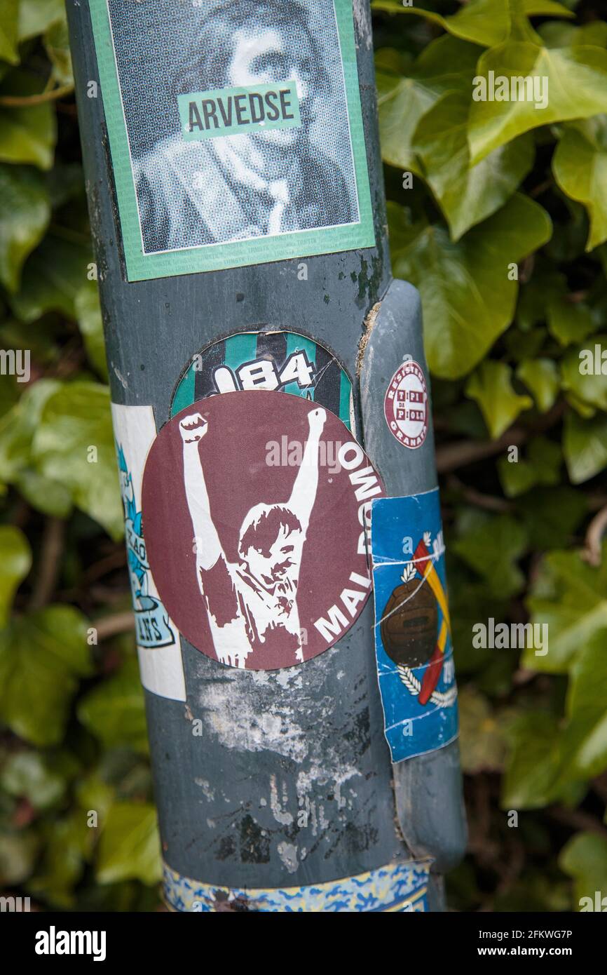 SUPERGA/TORINO, Italy. 04th May, 2021. Torino FC supporters stickers left during the commemoration day of the Grende Torino airplane disaster at Superga mountain, near Torino. 04 May 1949 a Fiat G212 of Italian Airlines Carrying the entire Torino Football Club team, due to massive fog, crashed at the back for the basilica di Superga. None of the crew members, journalists, and football team survived. The team was coming back home after a friendly match against Benfica (4-3). The last match of the ‘'Grende Torino'' or ‘'Gli Invicibili'' Credit: Nderim Kaceli/Alamy Live News Credit: Nderim Kaceli Stock Photo