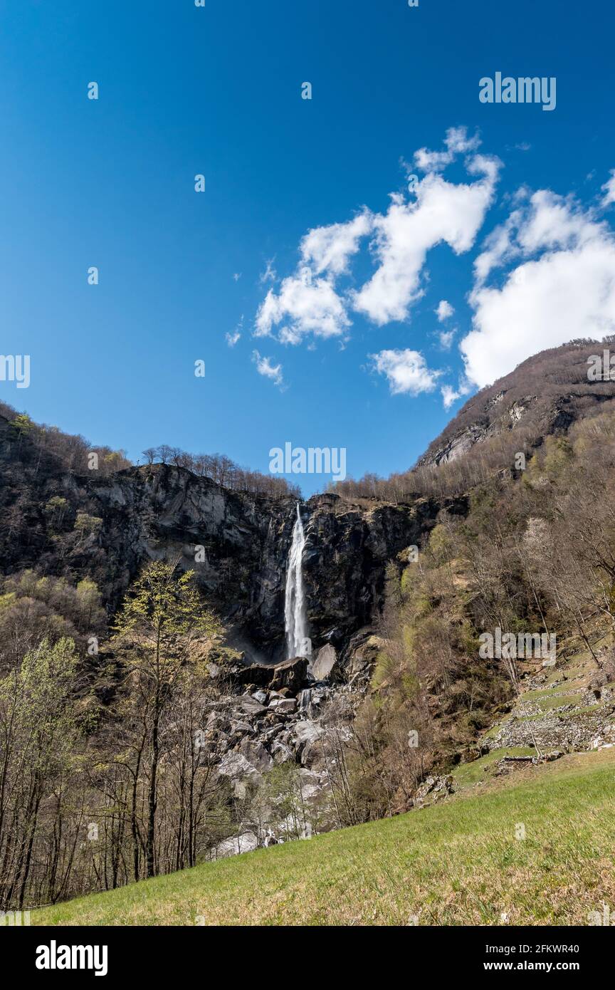 impressive Cascata di Foroglio in spring, Valle di Bavona, Ticino Stock Photo