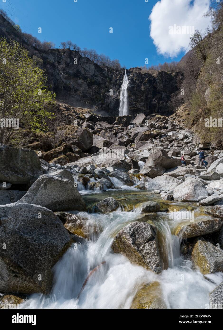 impressive Cascata di Foroglio in spring, Valle di Bavona, Ticino Stock Photo