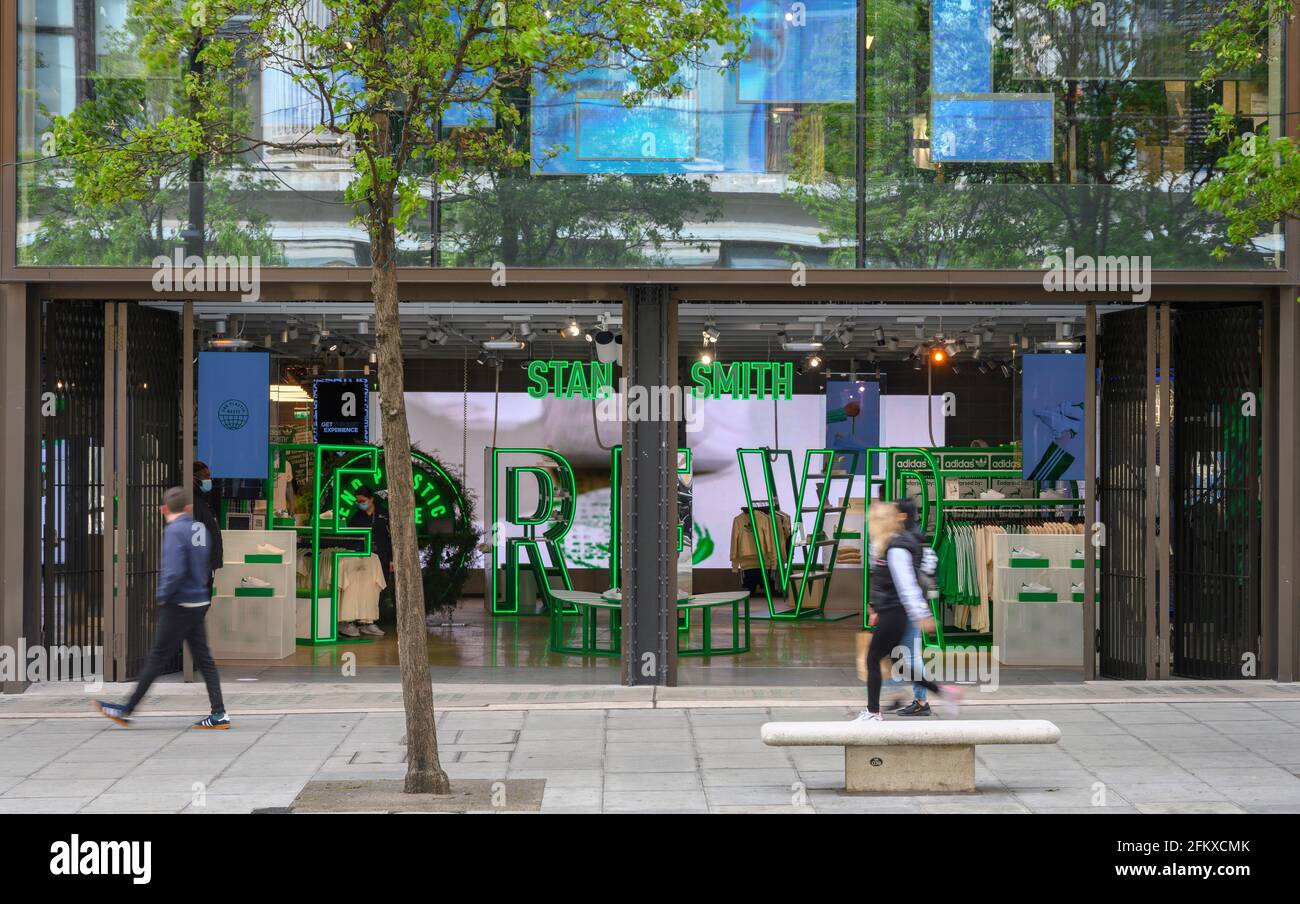 Adidas LDN store exterior at 425 Oxford Street, London, 4 May 2021 Stock  Photo - Alamy