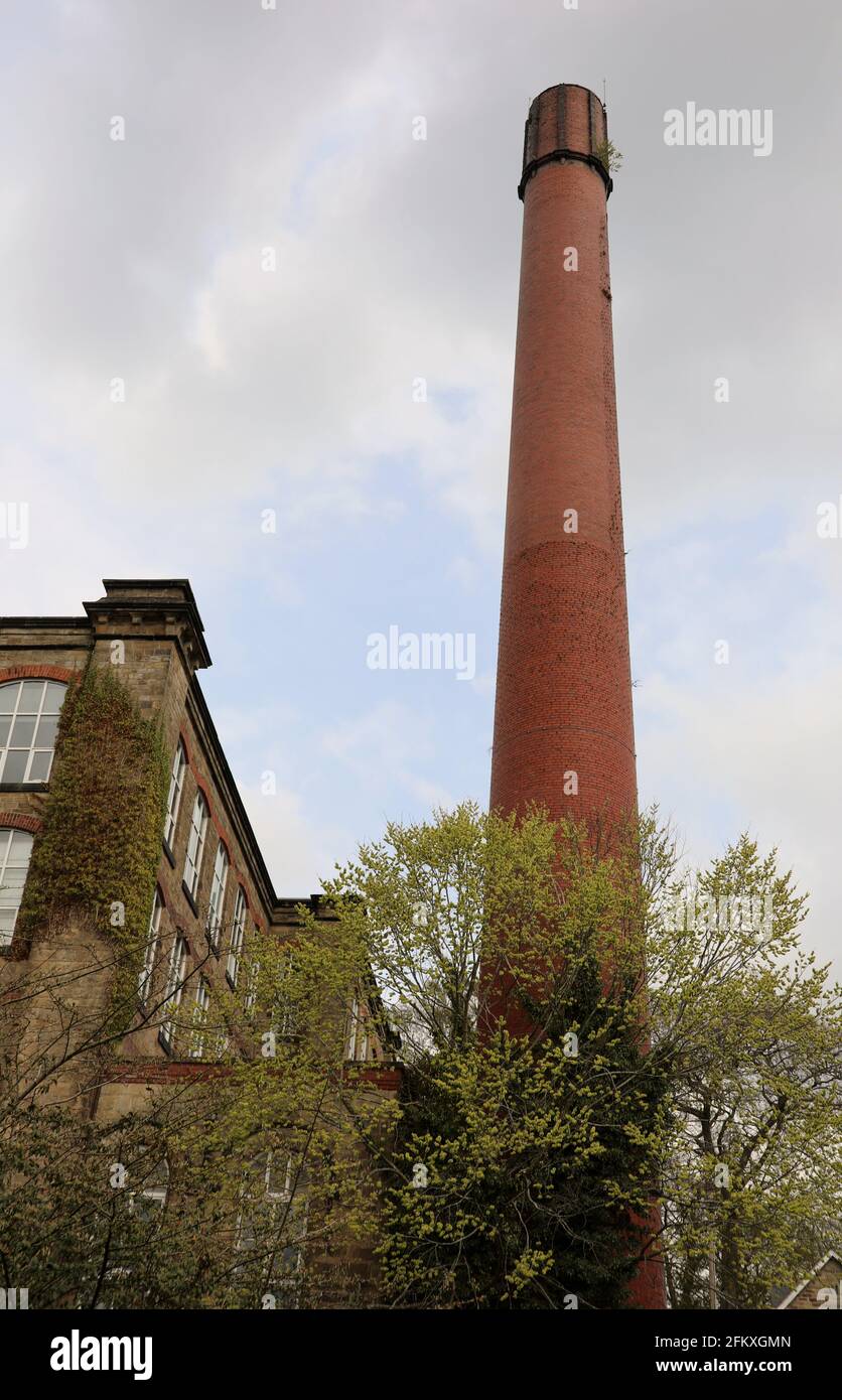 Brick chimney which was added to Clarence Mill in 1914 and built by Harold Cumberbirch Stock Photo