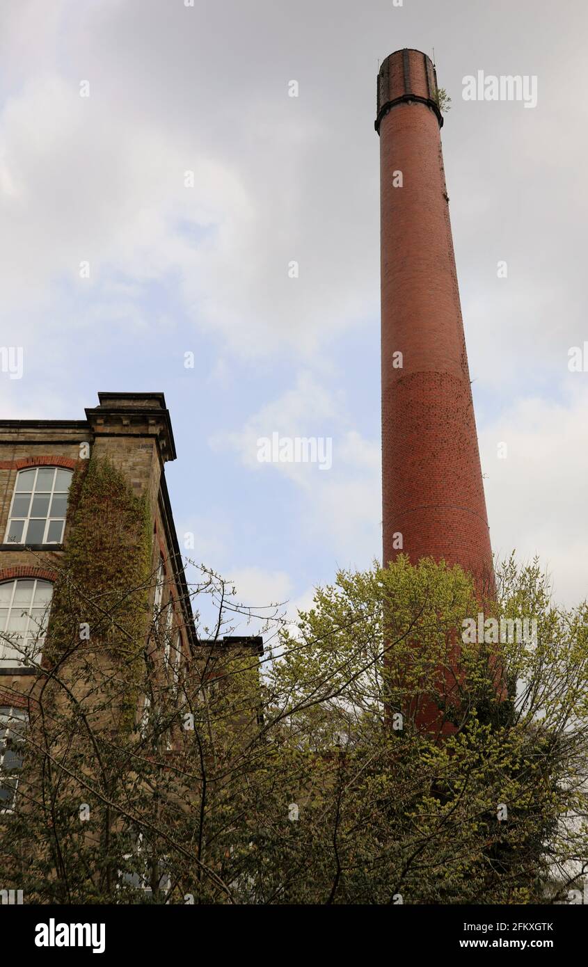 Brick chimney which was added to Clarence Mill in 1914 and built by Harold Cumberbirch Stock Photo