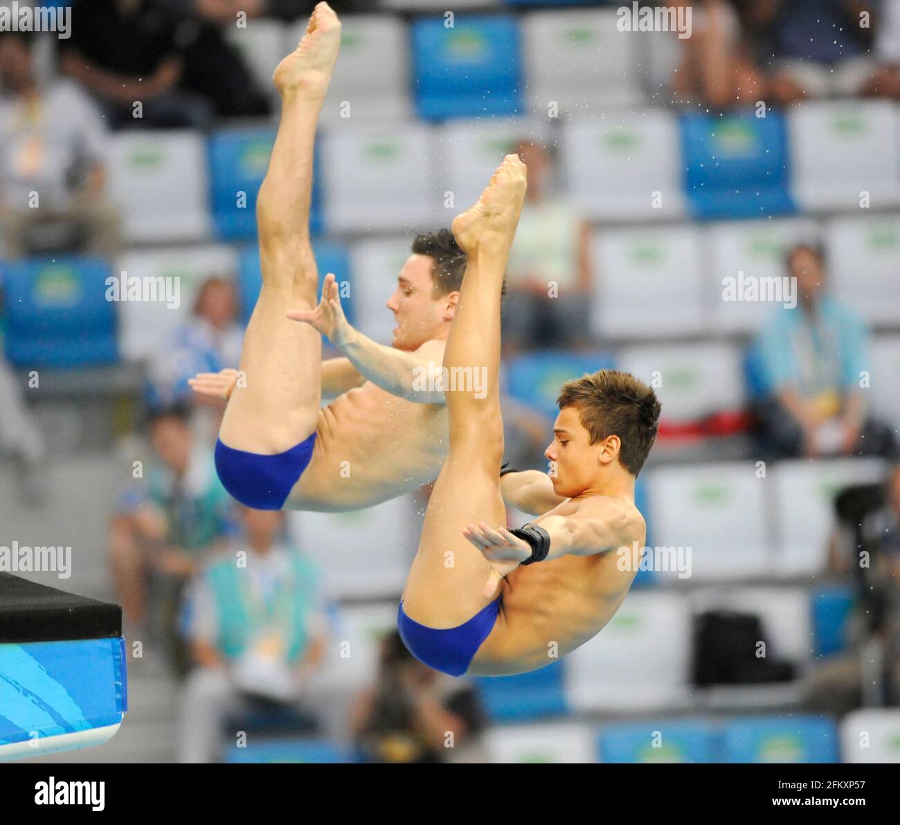 Mens 10m platform diving hi-res stock photography and images - Alamy