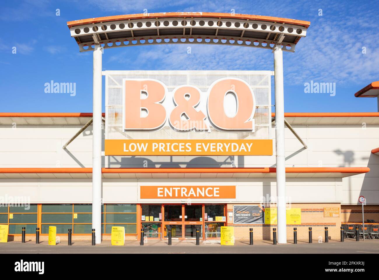 B&Q store logo and store front Victoria retail park Netherfield Nottingham East mIdlands England GB UK Europe Stock Photo