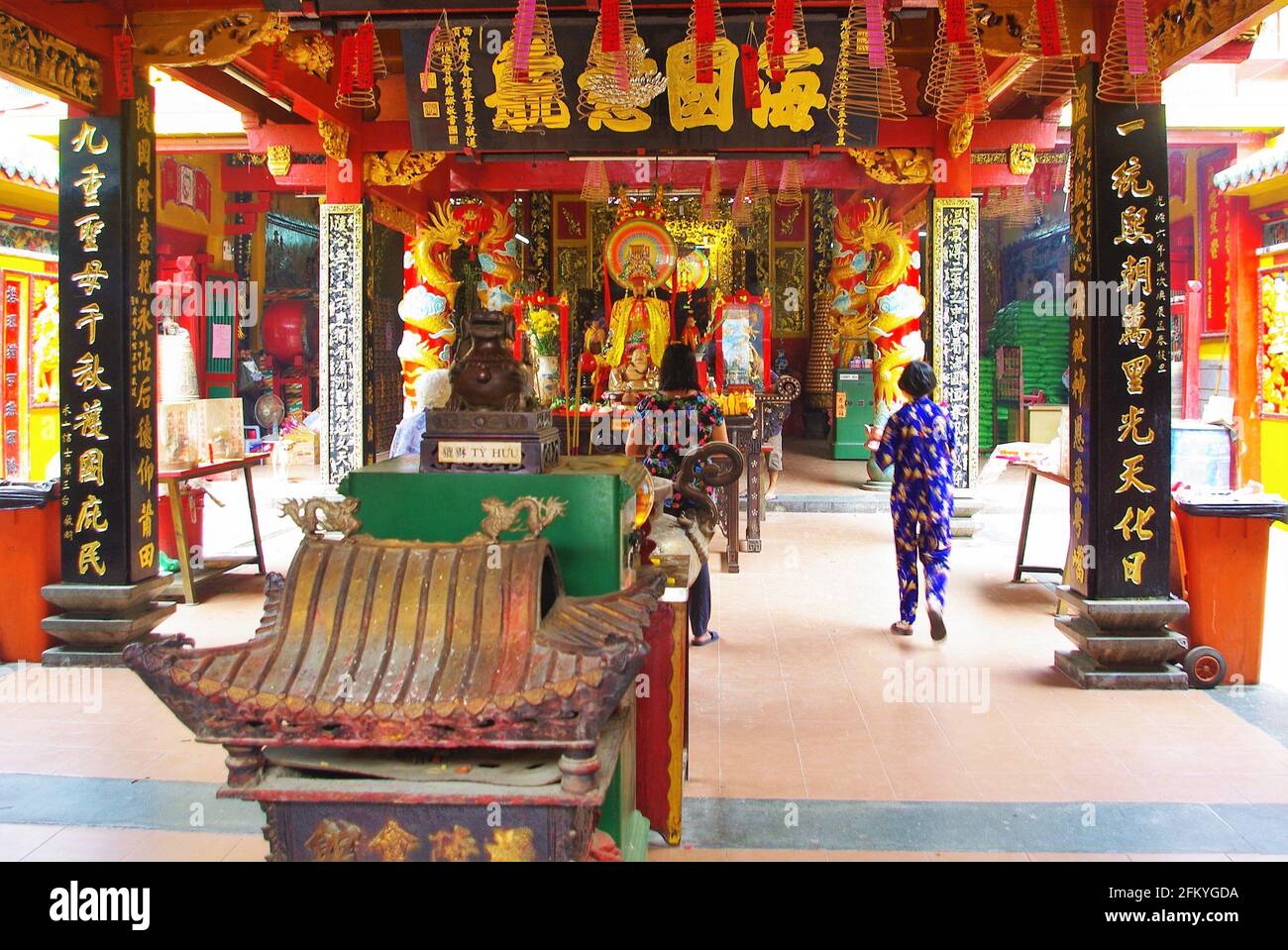 Statues of thien hau sea goddess hi-res stock photography and images ...