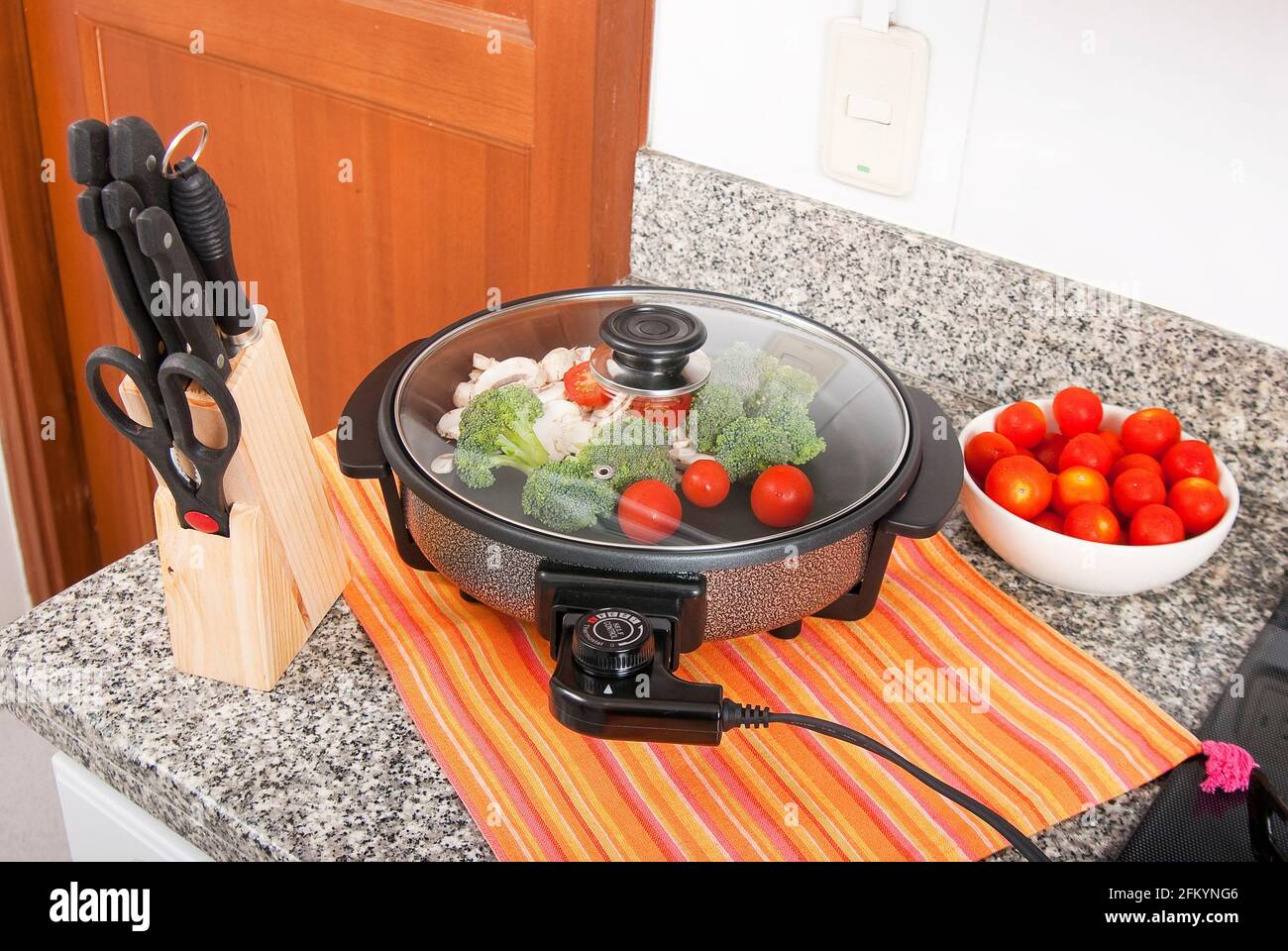 Household appliance; I practice electric frying pan Stock Photo Alamy