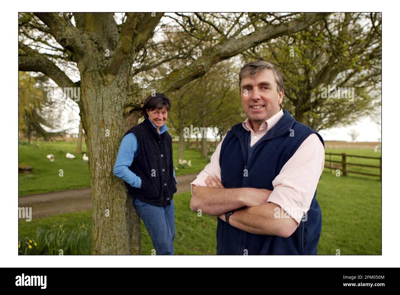 harles Mann and his wife Chipp on their farm in Oxfordshire, Vote-OKpic David Sandison 8/4/2005 Stock Photo