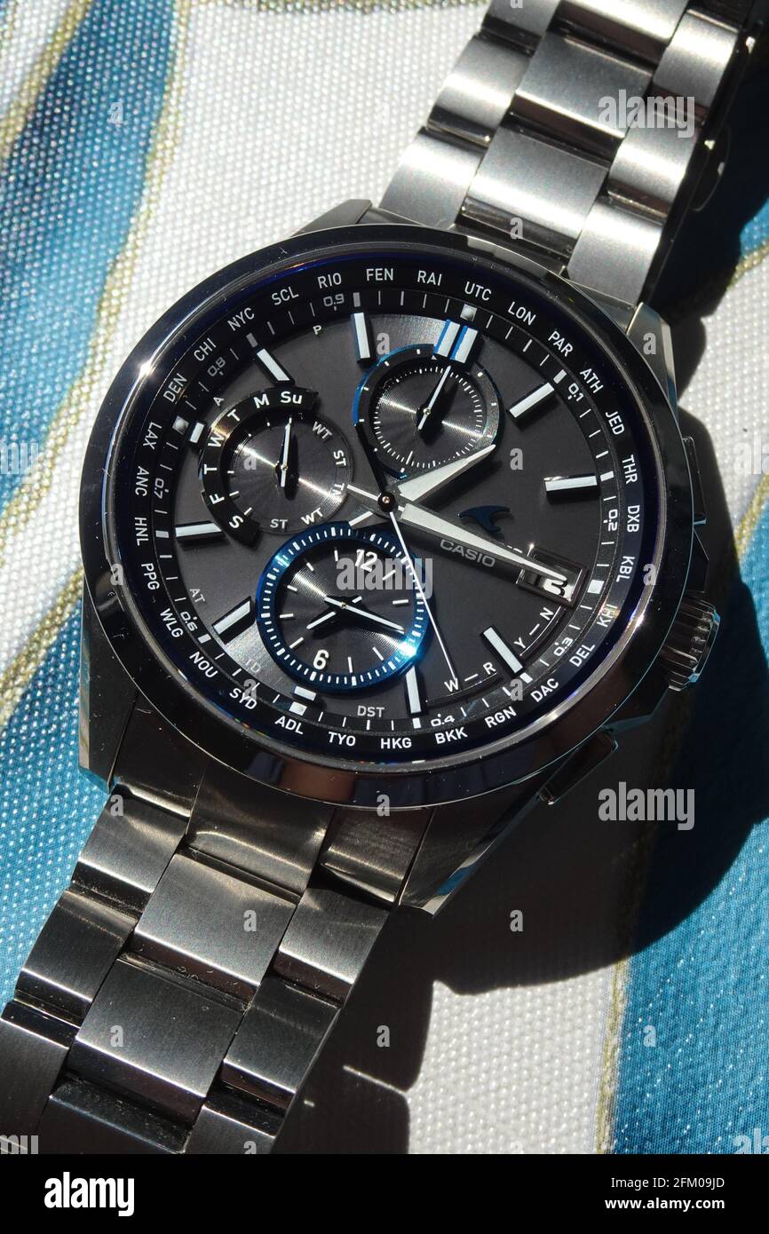 Casio Oceanus T2600 solar atomic titanium analog quartz wrist watch Stock  Photo - Alamy