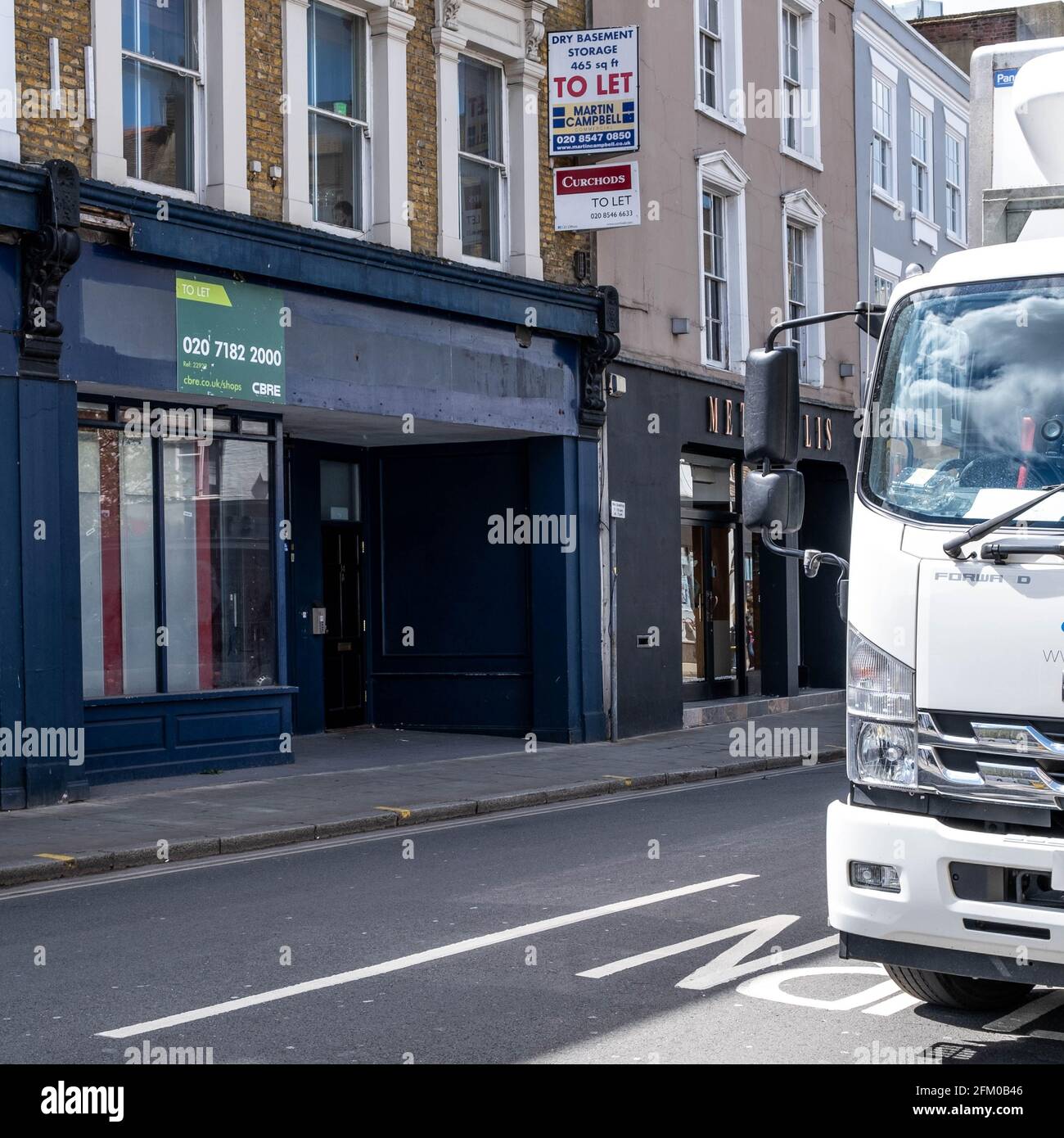 Retail and transport for london hires stock photography and images Alamy
