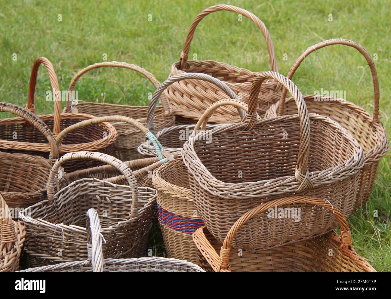 A Mixed Collection of Wicker Shopping Baskets Stock Photo Alamy