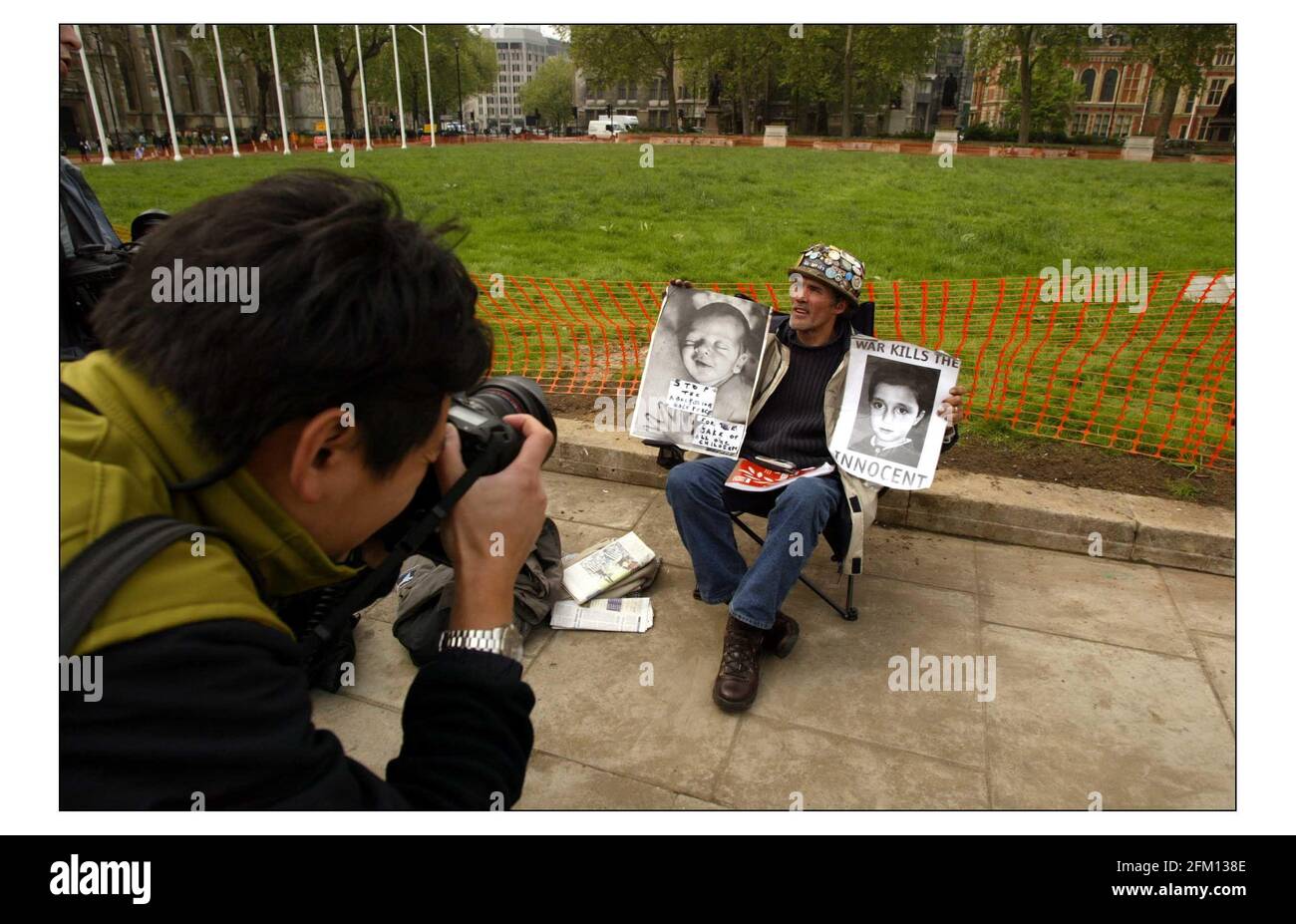 Back outside Westminster....... protester Brian Haw, who Police arrested last night. He had been camped outside the Houses of Parliament in London for nearly three yearsprotesting against the warspic David Sandison 10/5/2004 Stock Photo