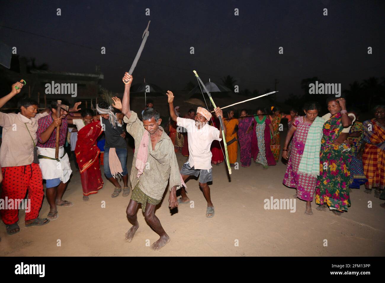 Traditional Thongseng Dance of KONDA SAVARA TRIBE at Nallaraiguda Village, Srikakulam District, Andhra Pradesh, India. KONDA SAVARA TRIBE Stock Photo