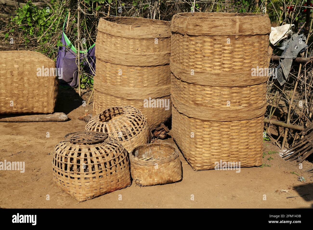 KAPU SAVARA TRIBE - Grain Baskets - Chavitisidi Village - Srikakulam District - Andhra Pradesh, India Stock Photo